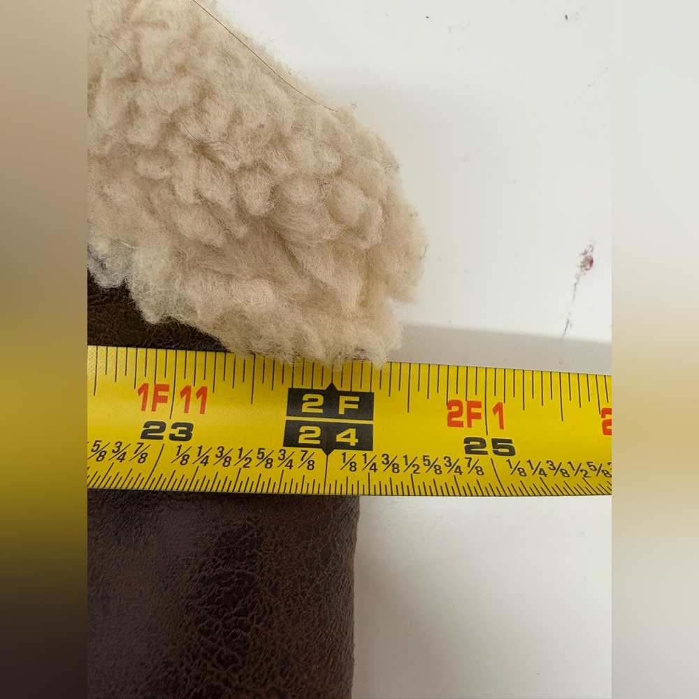 DIVIDED Faux Leather Sherpa Vest - Picture 10 of 13